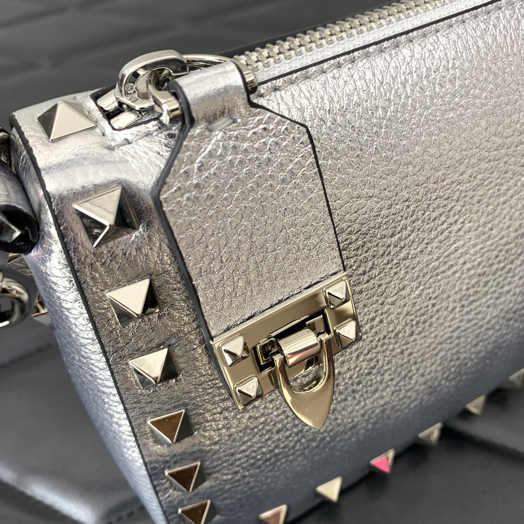 Valentino Garavani Rockstud Small Crossbody Bag in Silver Grainy Calfskin